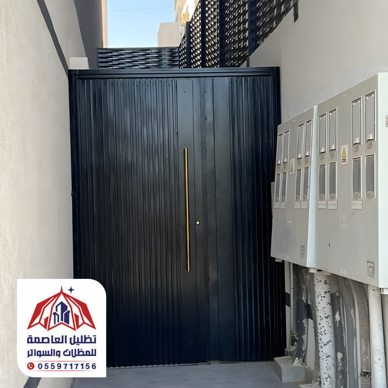 باب حديد لمدخل البيت لون اسود